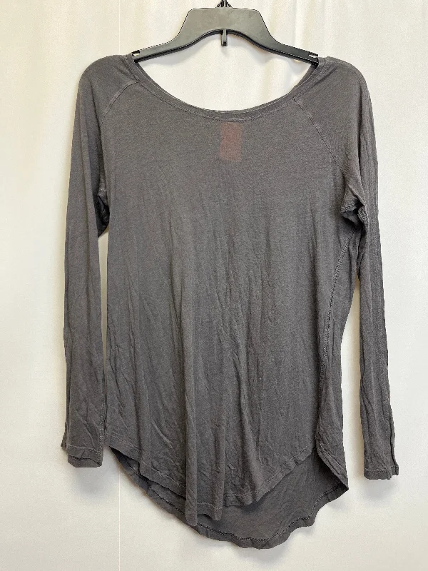 Sweatshirt for Fashion-Forward Looks-Women's Short Sleeve Sweatshirts-Athletic Sweatshirt Crewneck By Lululemon  Size: M