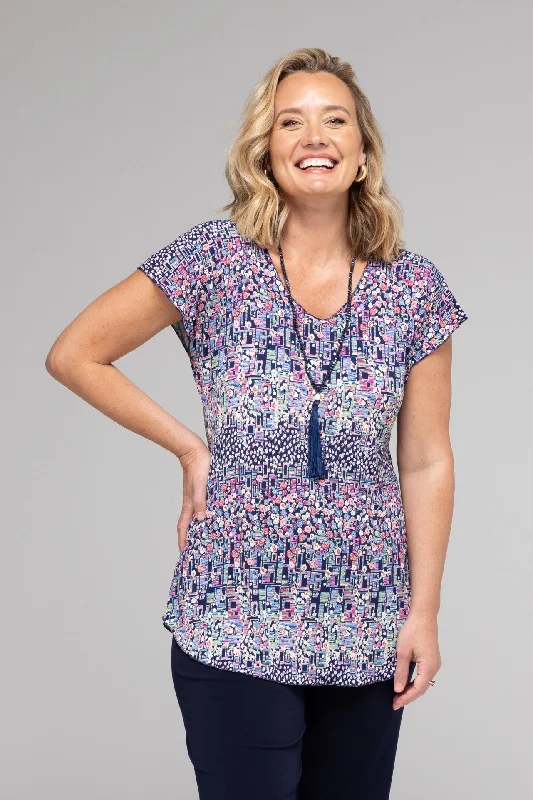 Blouses & Shirts with intricate fabric details-Pansey Print Short Sleeve Jersey Top