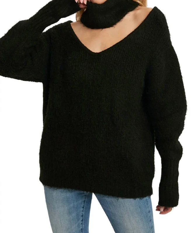 Casual Wool Pullover Sweater-Women's Fleece Denim Pullovers-Turtleneck Cutout Sweater In Black