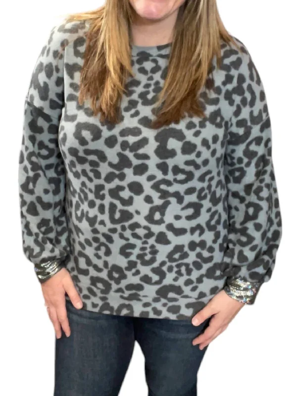 Pullover Sweater for Travel-Women's High-Waisted Floral Pullovers-Leopard Cross Back Sweater In Gray